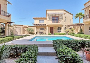 202 m² Villa ∙ 3 bedrooms ∙ 6 guests