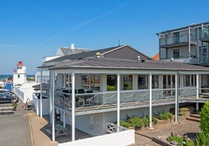 205 m² Apartment ∙ 3 bedrooms ∙ 8 guests