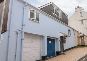 21 ABOVE TOWN, family friendly in Dartmouth