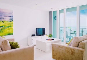 21 Rocklands- Fabulous sea views over Tolcarne Beach from private balcony, secure parking