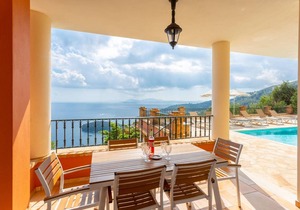 210 m² Villa ∙ 3 bedrooms ∙ 6 guests