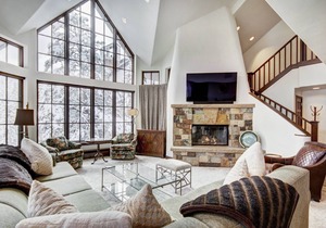 214 m² Condo ∙ 3 bedrooms ∙ 10 guests