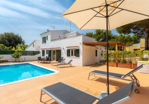 215 m² Villa ∙ 3 bedrooms ∙ 6 guests