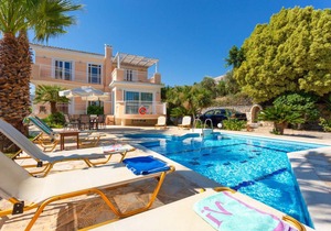 215 m² Villa ∙ 4 bedrooms ∙ 8 guests