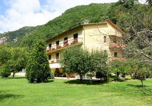 220 m² Apartment ∙ 3 bedrooms ∙ 6 guests