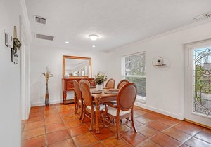 22 salt water pool home with king beds
