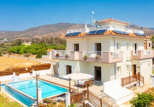 220 m² Villa ∙ 3 bedrooms ∙ 7 guests