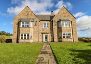220 m² Cottage ∙ 9 bedrooms ∙ 18 guests