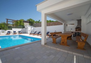 230 m² Accommodation ∙ 8 bedrooms ∙ 16 guests