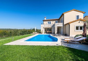 230 m² Villa ∙ 4 bedrooms ∙ 10 guests