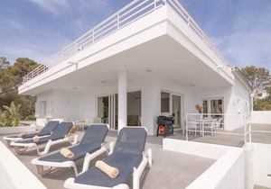 234 m² House ∙ 3 bedrooms ∙ 6 guests
