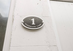 24 BAXTERGATE, family friendly, character holiday cottage in Whitby