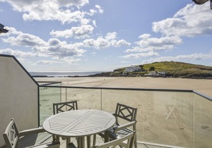 24 BURGH ISLAND CAUSEWAY, pet friendly, with pool in Bigbury-On-Sea