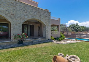 240 m² Villa ∙ 4 bedrooms ∙ 8 guests