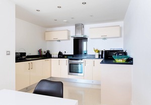 25 Rocklands-Modern apartment with spectacular ocean views, large private terrace. Secure parking