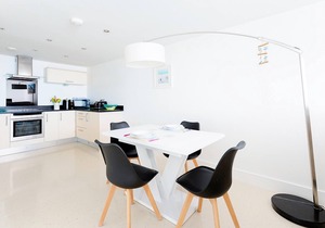 25 Rocklands-Modern apartment with spectacular ocean views, large private terrace. Secure parking