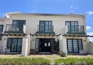 25 Settler Sands Beachfront Accommodation Sea View