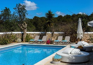 250 m² Villa ∙ 4 bedrooms ∙ 10 guests