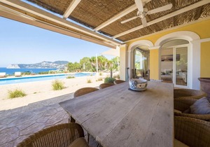 250 m² Villa ∙ 2 bedrooms ∙ 2 guests