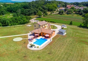 250 m² Accommodation ∙ 3 bedrooms ∙ 6 guests