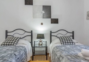 250 m² Apartment ∙ 3 bedrooms ∙ 6 guests
