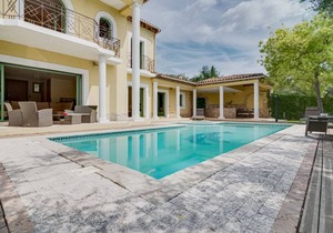 250 m² House ∙ 3 bedrooms ∙ 6 guests