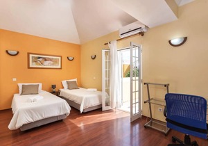 250 m² House ∙ 3 bedrooms ∙ 6 guests