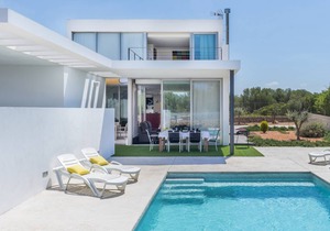 250 m² Villa ∙ 4 bedrooms ∙ 6 guests