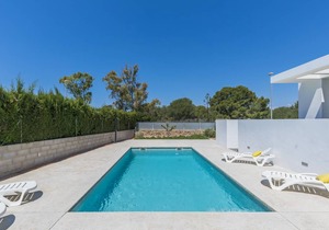 250 m² Villa ∙ 4 bedrooms ∙ 6 guests