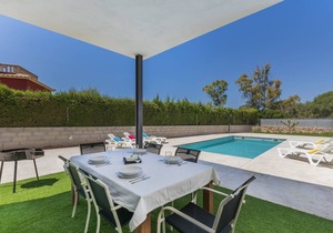 250 m² Villa ∙ 4 bedrooms ∙ 6 guests