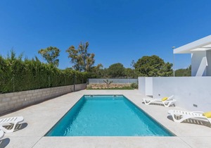 250 m² Villa ∙ 4 bedrooms ∙ 6 guests