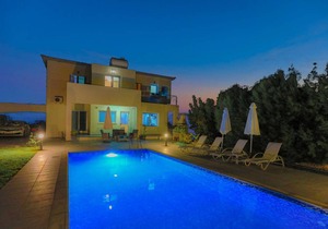 250 m² Villa ∙ 4 bedrooms ∙ 7 guests