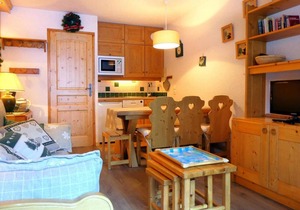 250m from shops, 1st floor, view limited, balcony, 30m², Méribel-Mottaret