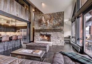 252 m² Condo ∙ 4 bedrooms ∙ 10 guests