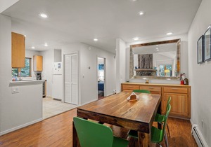 252 McCloud Upper level unit