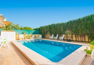 254 m² Villa ∙ 3 bedrooms ∙ 6 guests
