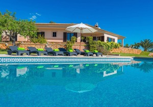 257 m² Villa ∙ 3 bedrooms ∙ 6 guests