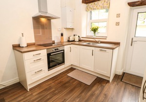 27 BONGATE, pet friendly, with open fire in Appleby-In-Westmorland