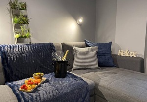 275 m² Apartment ∙ 9 bedrooms ∙ 18 guests