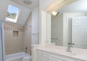 28 Moonshell - Luxury in Folly Field
