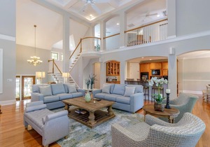 28 Moonshell - Luxury in Folly Field