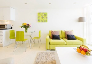 28 Rocklands-Modern apartment with fabulous views over Tolcarne beach, town location, secure parking