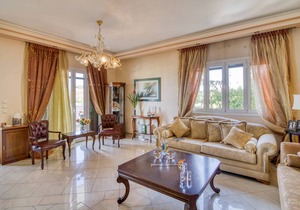 280 m² Luxury rental ∙ 5 bedrooms ∙ 10 guests