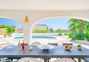 290 m² Villa ∙ 6 bedrooms ∙ 12 guests