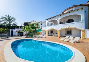 290 m² Villa ∙ 6 bedrooms ∙ 12 guests