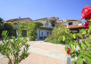 290 m² Villa ∙ 8 bedrooms ∙ 17 guests
