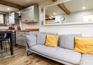 2A CHISERLEY STILE, with hot tub in Hebden Bridge