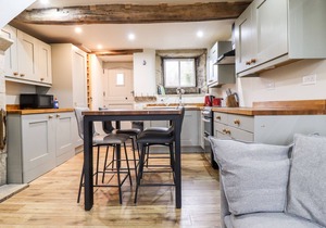 2A CHISERLEY STILE, with hot tub in Hebden Bridge