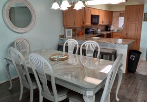 2bd/2ba Condo Ocean views from every room walk in shower FREE BEACH CHAIRS