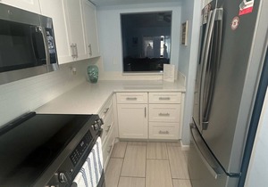 2bed 2 bath sleeps 5 . 3 smart TVs. fully refurbished Very Close to the beach